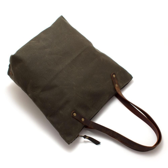 GENERAL KNOT & CO Portfolio Tote in Army Green Waxed Canvas - Picture 4 of 8